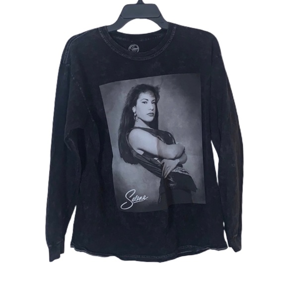 Selena Tops - Selena Vintage Long Sleeve T-Shirt